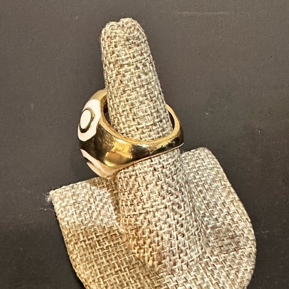 BEAUTIFUL LARGE DONE FASHION RING - Picture 3 of 4